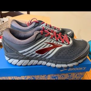 Men’s Beast ‘18 Brooks Running Shoes